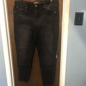Black Torrid skinny jeans, size 16R. Stretchy waistband.